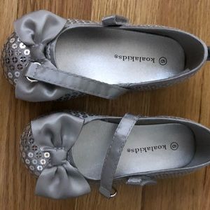 Toddler girl size 6 silver dress shoes koala kids